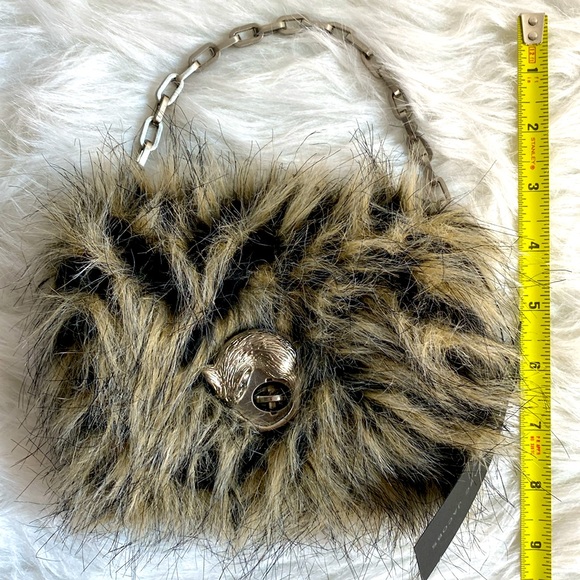 Marc by Marc Jacobs grey multi faux fur small purse. New with dust bag - Picture 11 of 11